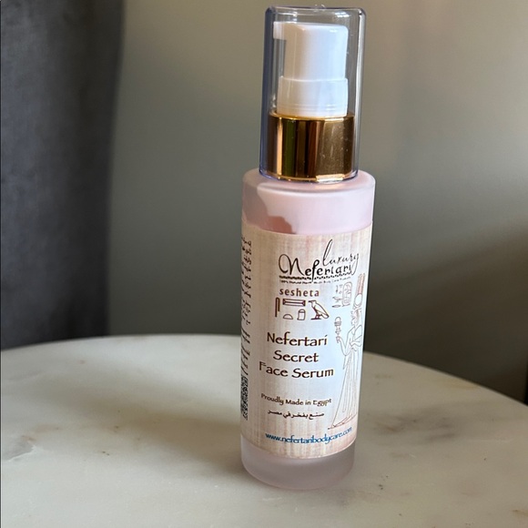 Nefertari Secret Face Serum, Face Cream that does it all (wrinkles,dark spots). - Picture 2 of 4